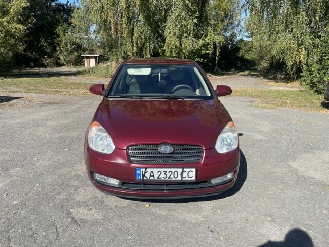 Красный Хендай Акцент, объемом двигателя 1.4 л и пробегом 150 тыс. км за 5300 $, фото 2 на Automoto.ua