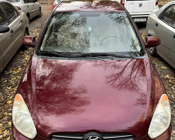 Красный Хендай Акцент, объемом двигателя 1.4 л и пробегом 200 тыс. км за 4750 $, фото 1 на Automoto.ua
