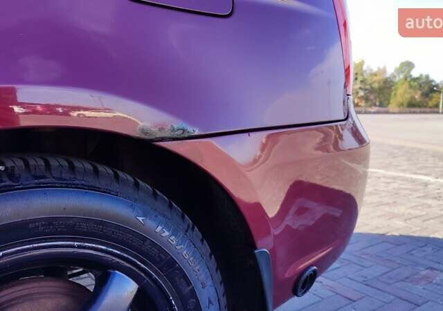 Красный Хендай Акцент, объемом двигателя 1.4 л и пробегом 325 тыс. км за 4000 $, фото 14 на Automoto.ua