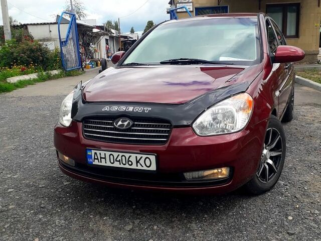 Червоний Хендай Акцент, об'ємом двигуна 1.4 л та пробігом 200 тис. км за 4500 $, фото 3 на Automoto.ua