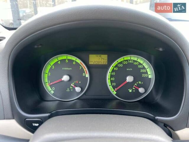 Червоний Хендай Акцент, об'ємом двигуна 1.4 л та пробігом 208 тис. км за 4990 $, фото 18 на Automoto.ua