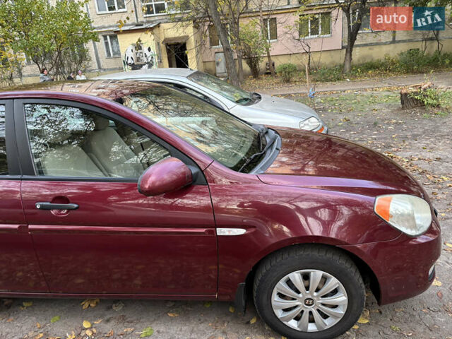 Красный Хендай Акцент, объемом двигателя 1.4 л и пробегом 200 тыс. км за 4750 $, фото 3 на Automoto.ua