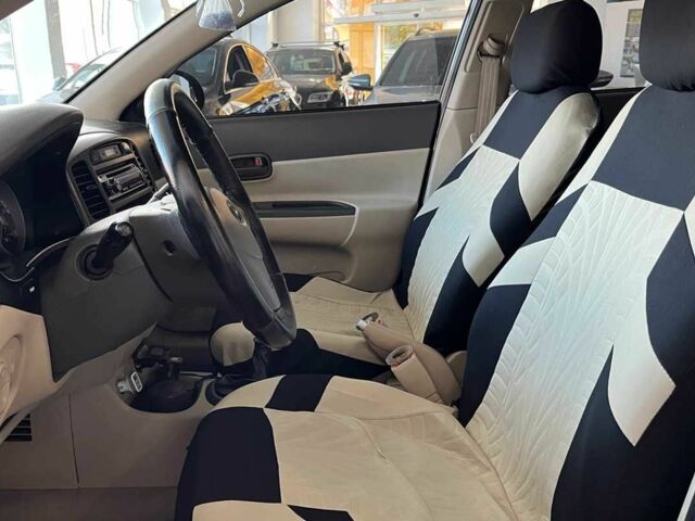 Красный Хендай Акцент, объемом двигателя 1.4 л и пробегом 233 тыс. км за 5000 $, фото 8 на Automoto.ua