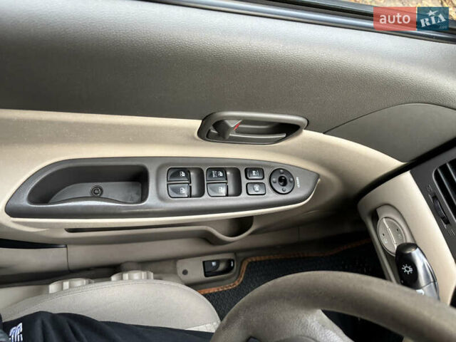 Красный Хендай Акцент, объемом двигателя 1.4 л и пробегом 200 тыс. км за 4750 $, фото 20 на Automoto.ua