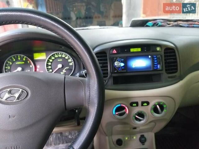 Червоний Хендай Акцент, об'ємом двигуна 1.4 л та пробігом 178 тис. км за 3000 $, фото 5 на Automoto.ua