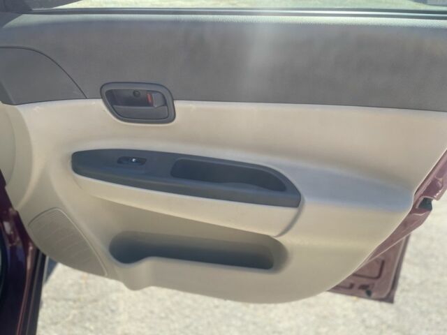 Красный Хендай Акцент, объемом двигателя 1.4 л и пробегом 150 тыс. км за 5300 $, фото 8 на Automoto.ua