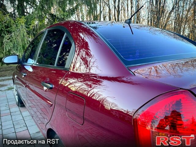 Красный Хендай Акцент, объемом двигателя 1.4 л и пробегом 164 тыс. км за 4650 $, фото 11 на Automoto.ua