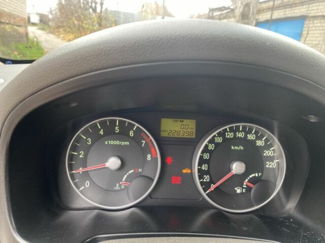 Червоний Хендай Акцент, об'ємом двигуна 1.4 л та пробігом 228 тис. км за 4950 $, фото 11 на Automoto.ua