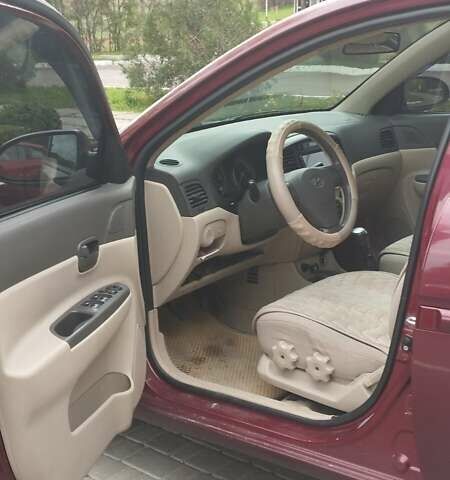 Красный Хендай Акцент, объемом двигателя 1.6 л и пробегом 212 тыс. км за 5700 $, фото 6 на Automoto.ua