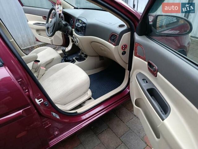 Красный Хендай Акцент, объемом двигателя 1.4 л и пробегом 156 тыс. км за 4700 $, фото 11 на Automoto.ua