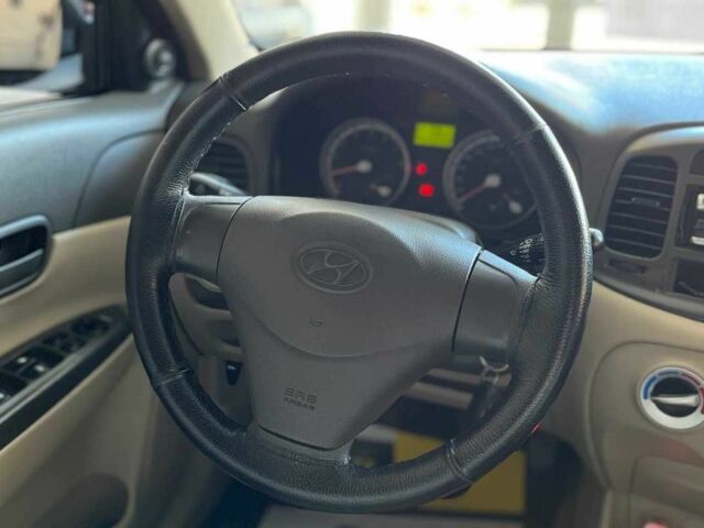 Красный Хендай Акцент, объемом двигателя 1.4 л и пробегом 233 тыс. км за 5000 $, фото 10 на Automoto.ua