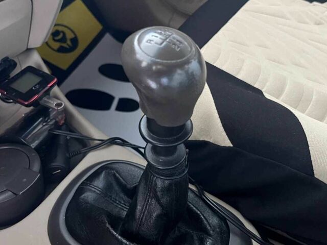 Красный Хендай Акцент, объемом двигателя 1.4 л и пробегом 233 тыс. км за 5000 $, фото 15 на Automoto.ua