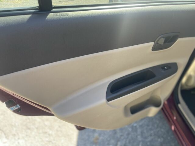 Красный Хендай Акцент, объемом двигателя 1.4 л и пробегом 150 тыс. км за 5300 $, фото 14 на Automoto.ua