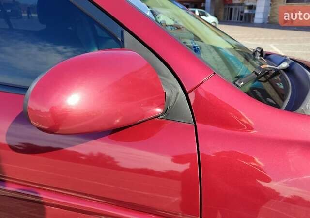 Красный Хендай Акцент, объемом двигателя 1.4 л и пробегом 325 тыс. км за 4000 $, фото 6 на Automoto.ua