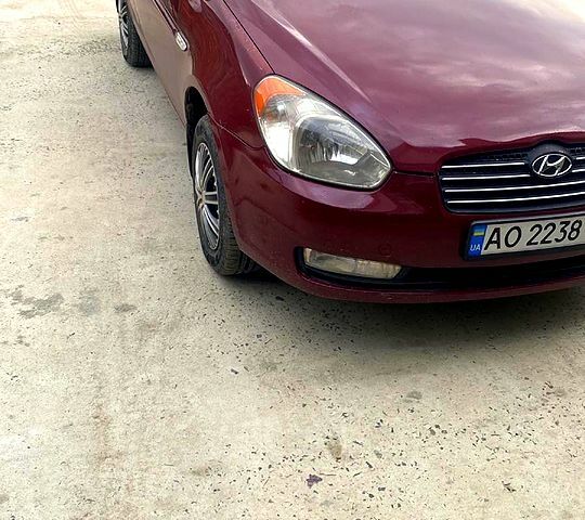 Червоний Хендай Акцент, об'ємом двигуна 1.4 л та пробігом 257 тис. км за 3300 $, фото 1 на Automoto.ua
