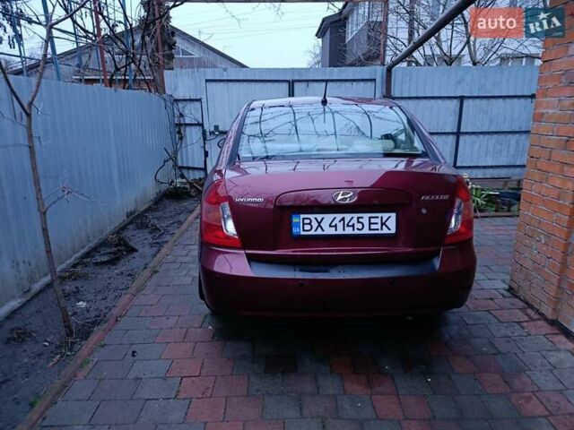 Красный Хендай Акцент, объемом двигателя 1.4 л и пробегом 156 тыс. км за 4700 $, фото 4 на Automoto.ua