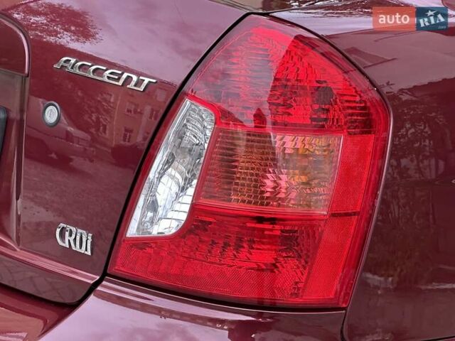 Красный Хендай Акцент, объемом двигателя 1.49 л и пробегом 165 тыс. км за 5550 $, фото 14 на Automoto.ua