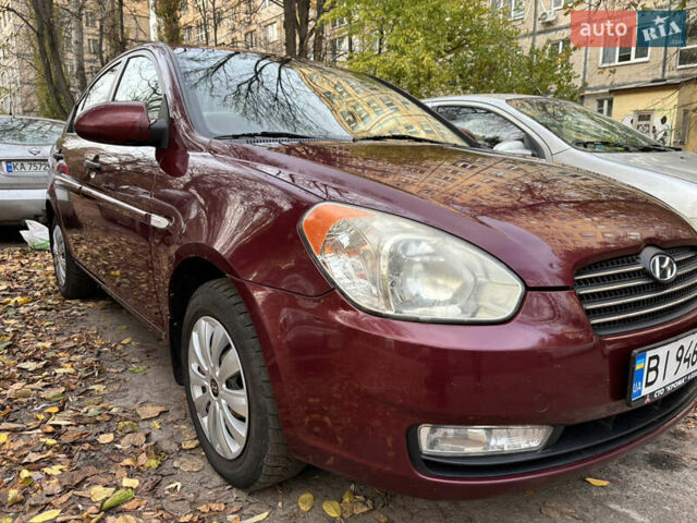 Красный Хендай Акцент, объемом двигателя 1.4 л и пробегом 200 тыс. км за 4750 $, фото 2 на Automoto.ua
