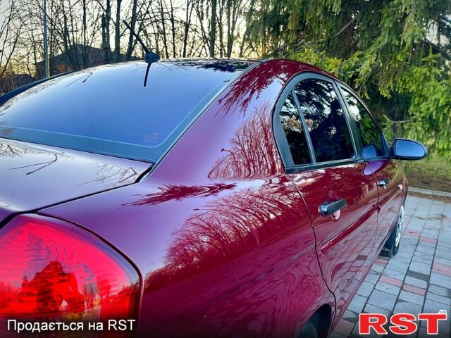 Красный Хендай Акцент, объемом двигателя 1.4 л и пробегом 164 тыс. км за 4650 $, фото 10 на Automoto.ua