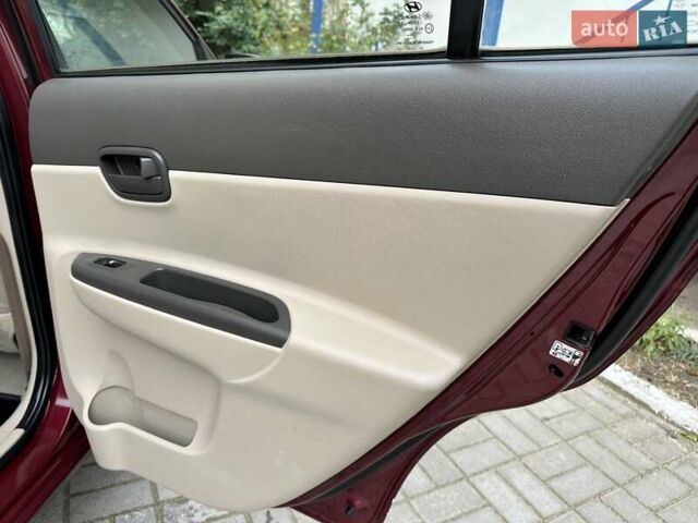 Красный Хендай Акцент, объемом двигателя 1.49 л и пробегом 165 тыс. км за 5550 $, фото 30 на Automoto.ua