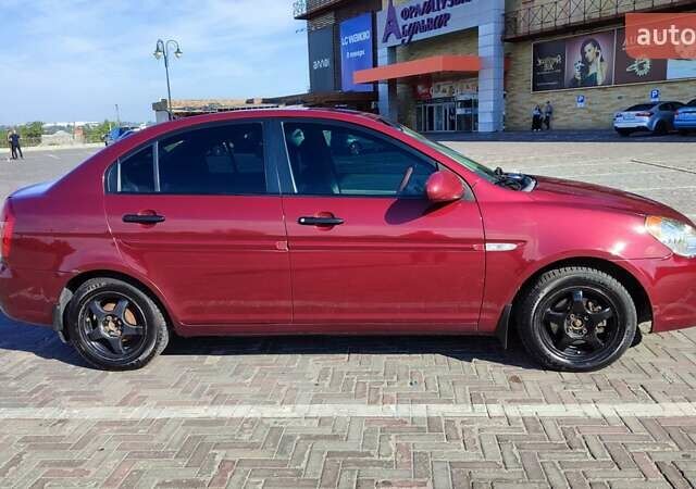 Красный Хендай Акцент, объемом двигателя 1.4 л и пробегом 325 тыс. км за 4000 $, фото 4 на Automoto.ua
