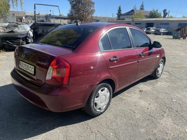Красный Хендай Акцент, объемом двигателя 1.4 л и пробегом 150 тыс. км за 5300 $, фото 6 на Automoto.ua