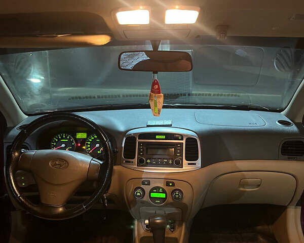 Червоний Хендай Акцент, об'ємом двигуна 1.6 л та пробігом 196 тис. км за 5800 $, фото 13 на Automoto.ua