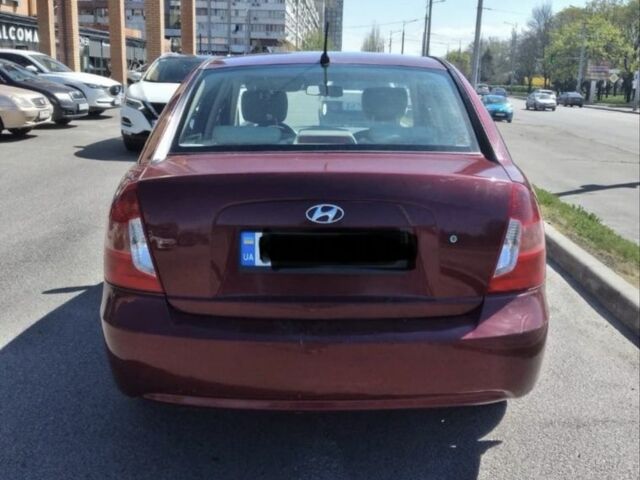 Красный Хендай Акцент, объемом двигателя 1.4 л и пробегом 250 тыс. км за 4200 $, фото 4 на Automoto.ua