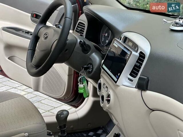 Червоний Хендай Акцент, об'ємом двигуна 1.49 л та пробігом 165 тис. км за 5450 $, фото 45 на Automoto.ua