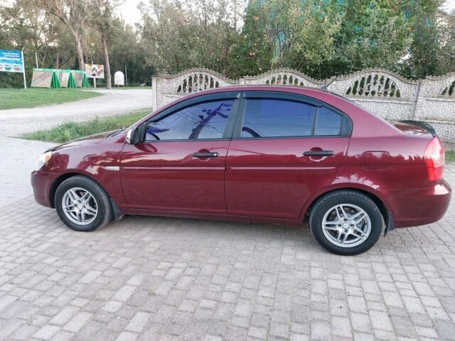 Красный Хендай Акцент, объемом двигателя 1.5 л и пробегом 250 тыс. км за 4450 $, фото 2 на Automoto.ua