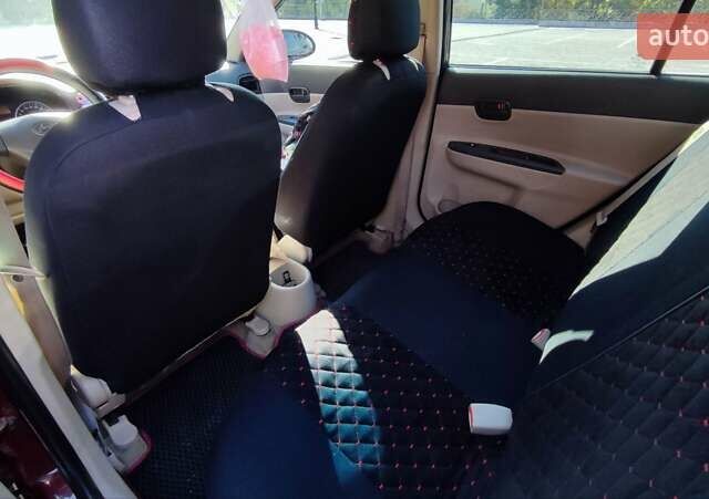 Красный Хендай Акцент, объемом двигателя 1.4 л и пробегом 325 тыс. км за 4000 $, фото 9 на Automoto.ua