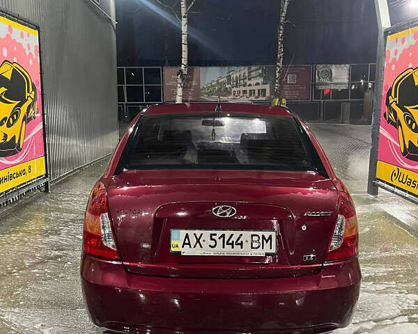 Червоний Хендай Акцент, об'ємом двигуна 1.6 л та пробігом 196 тис. км за 5800 $, фото 1 на Automoto.ua