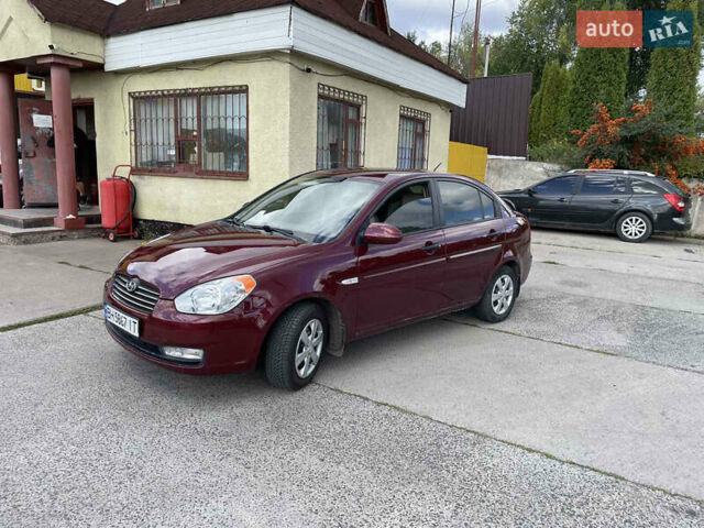 Красный Хендай Акцент, объемом двигателя 1.4 л и пробегом 185 тыс. км за 4800 $, фото 2 на Automoto.ua