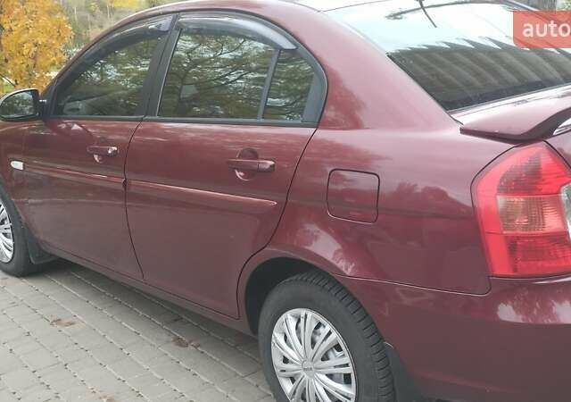 Красный Хендай Акцент, объемом двигателя 1.6 л и пробегом 212 тыс. км за 5700 $, фото 4 на Automoto.ua