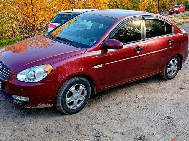 Червоний Хендай Акцент, об'ємом двигуна 1.5 л та пробігом 145 тис. км за 6150 $, фото 1 на Automoto.ua