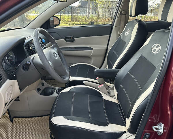 Красный Хендай Акцент, объемом двигателя 1.4 л и пробегом 79 тыс. км за 5399 $, фото 16 на Automoto.ua