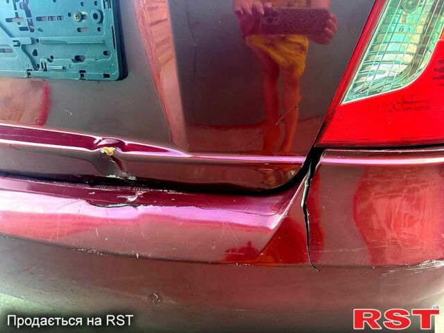 Красный Хендай Акцент, объемом двигателя 1.4 л и пробегом 415 тыс. км за 2800 $, фото 5 на Automoto.ua
