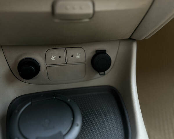 Красный Хендай Акцент, объемом двигателя 1.4 л и пробегом 79 тыс. км за 5399 $, фото 22 на Automoto.ua