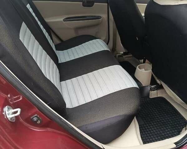 Красный Хендай Акцент, объемом двигателя 1.4 л и пробегом 228 тыс. км за 4700 $, фото 9 на Automoto.ua