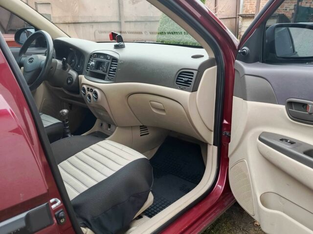 Червоний Хендай Акцент, об'ємом двигуна 1.4 л та пробігом 229 тис. км за 4700 $, фото 9 на Automoto.ua