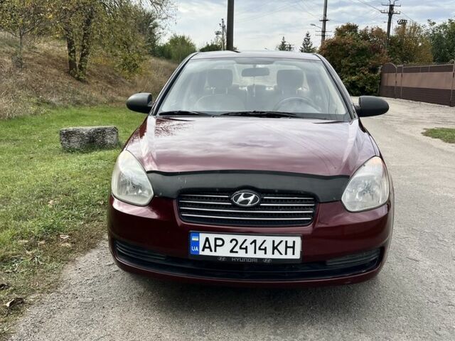 Хендай Акцент 2009 у Запоріжжя на Automoto.ua Червоний Хендай Акцент, об'ємом двигуна 1.4 л та пробігом 215 тис. км за 4250 $, фото 1 на Automoto.ua