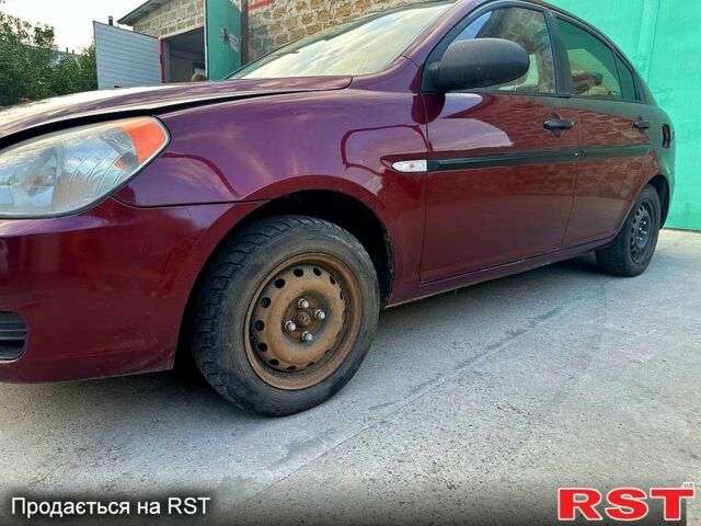 Красный Хендай Акцент, объемом двигателя 1.4 л и пробегом 415 тыс. км за 2800 $, фото 4 на Automoto.ua