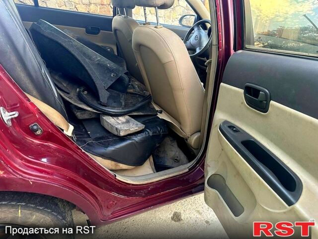 Красный Хендай Акцент, объемом двигателя 1.4 л и пробегом 415 тыс. км за 2800 $, фото 8 на Automoto.ua