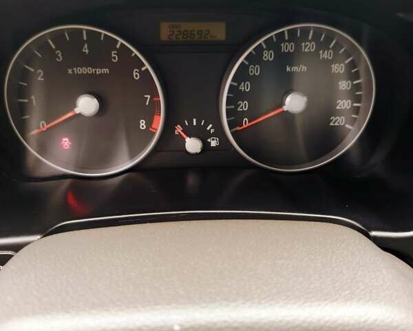 Красный Хендай Акцент, объемом двигателя 1.4 л и пробегом 228 тыс. км за 4700 $, фото 13 на Automoto.ua