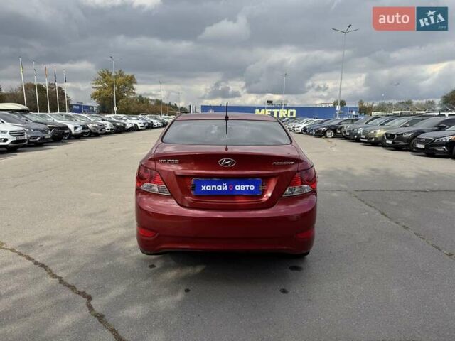 Красный Хендай Акцент, объемом двигателя 1.59 л и пробегом 178 тыс. км за 7700 $, фото 5 на Automoto.ua