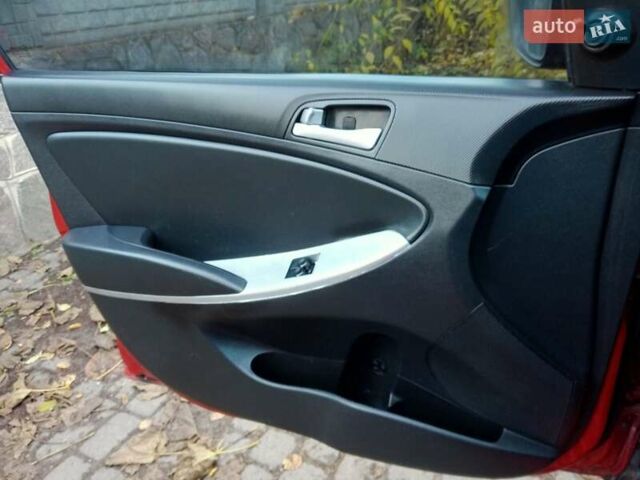 Хендай Акцент 2011 в Полтаве на Automoto.ua Красный Хендай Акцент, объемом двигателя 1.4 л и пробегом 177 тыс. км за 5999 $, фото 6 на Automoto.ua
