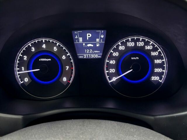 Хендай Акцент 2011 в Красноград на Automoto.ua Красный Хендай Акцент, объемом двигателя 1.6 л и пробегом 211 тыс. км за 6500 $, фото 9 на Automoto.ua