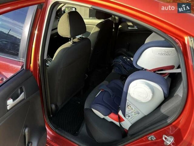 Червоний Хендай Акцент, об'ємом двигуна 1.4 л та пробігом 144 тис. км за 8600 $, фото 4 на Automoto.ua
