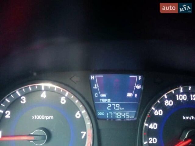 Хендай Акцент 2011 в Полтаве на Automoto.ua Красный Хендай Акцент, объемом двигателя 1.4 л и пробегом 177 тыс. км за 5999 $, фото 9 на Automoto.ua