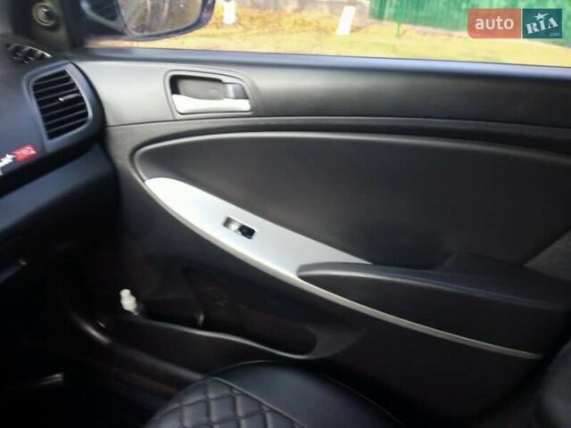 Хендай Акцент 2011 в Полтаве на Automoto.ua Красный Хендай Акцент, объемом двигателя 1.4 л и пробегом 177 тыс. км за 5999 $, фото 4 на Automoto.ua